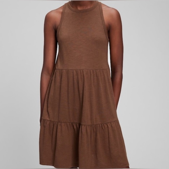 GAP Dresses & Skirts - NWT - GAP Tiered Sleeveless Mini Dress in Mocha - Size L